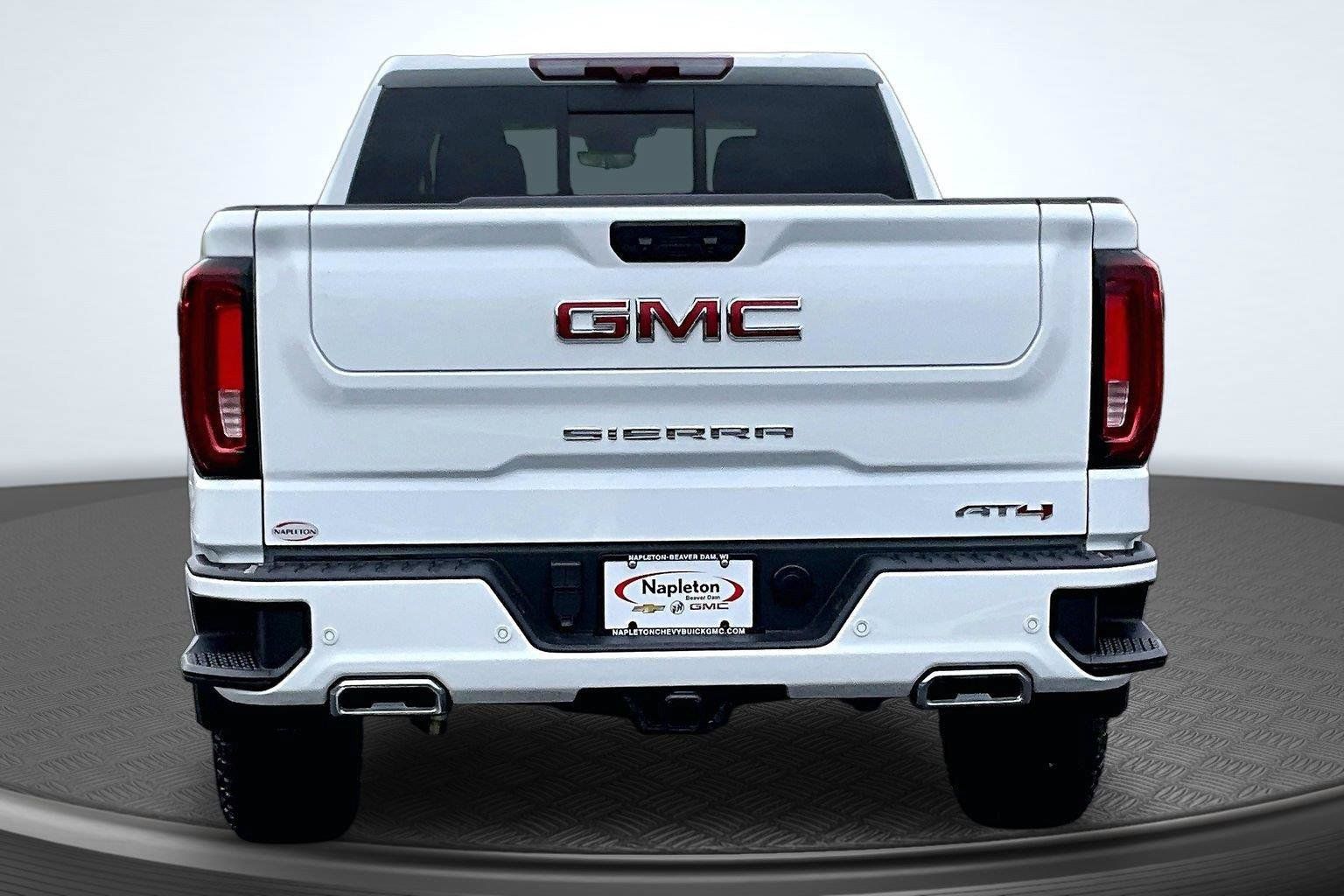 Used 2024 GMC Sierra 1500 AT4 w/ Technology Package AWD/4WD image 4