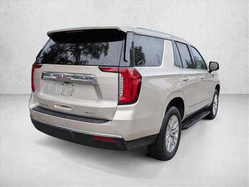 Used 2024 GMC Yukon SLT w/ SLT Luxury Package image 5