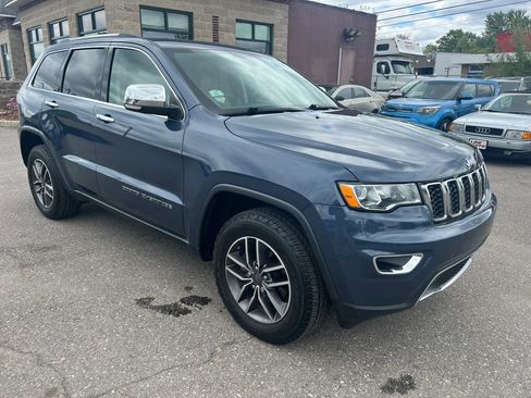 Used 2019 Jeep Grand Cherokee Limited AWD/4WD image 2