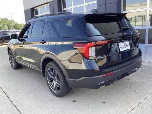 Used 2025 Ford Explorer ST-Line w/ Premium Package AWD/4WD image 12
