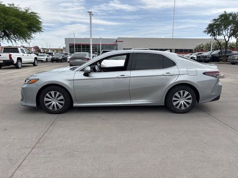 Used 2023 Toyota Camry LE image 5