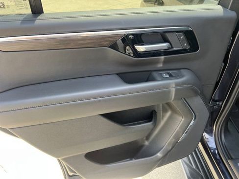 Used 2025 Chevrolet Tahoe LT image 23