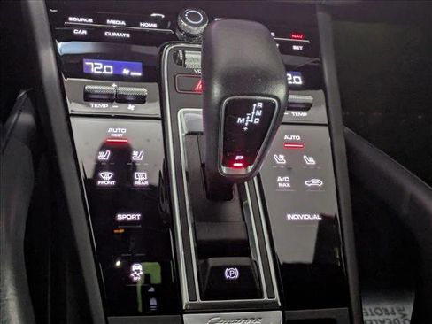 Used 2021 Porsche Cayenne image 12