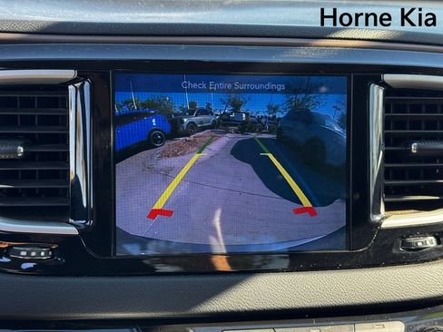 Used 2017 Chrysler Pacifica Touring-L image 22