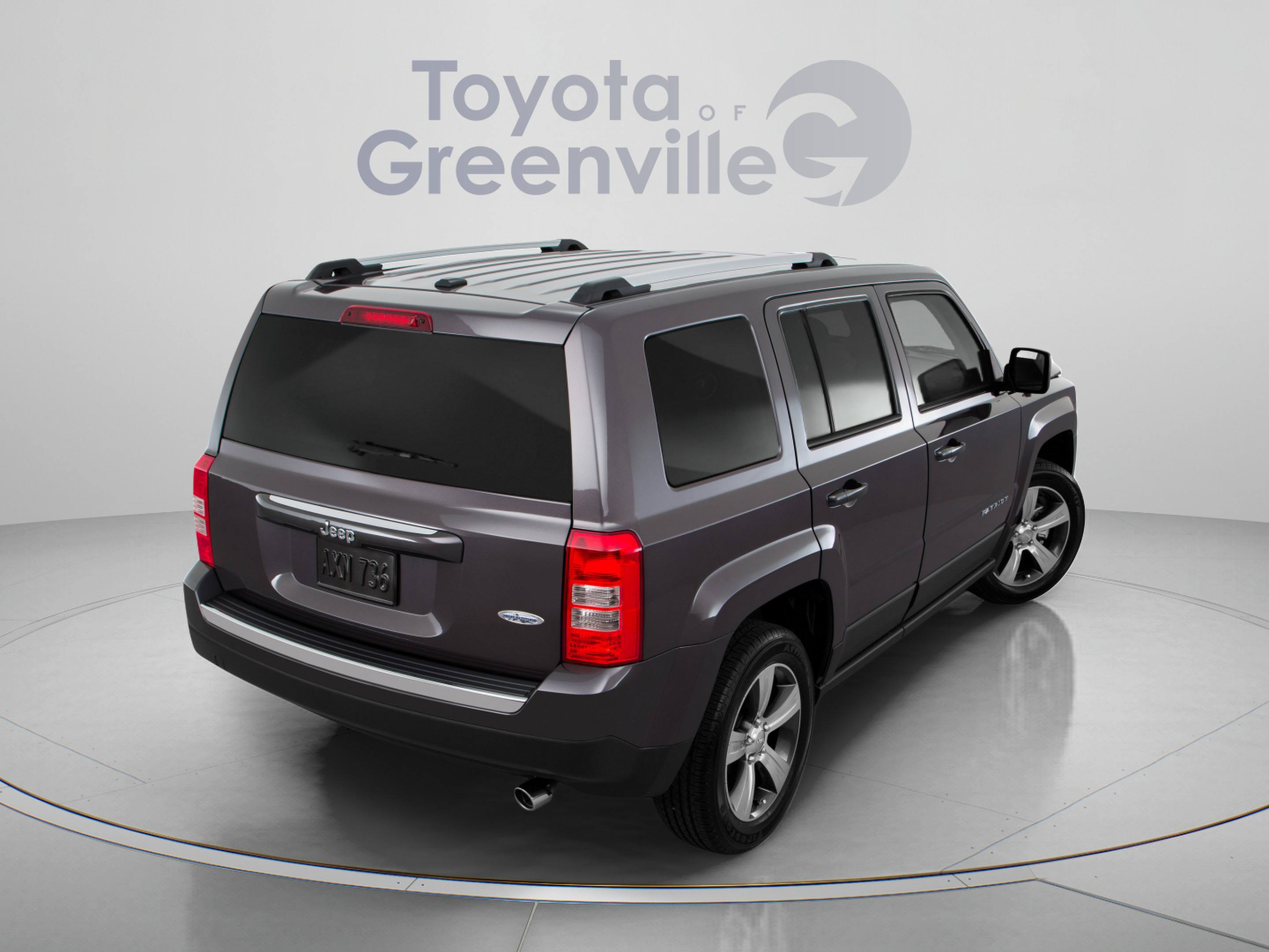 Used 2016 Jeep Patriot Latitude w/ Sun/Sound Group FWD image 5