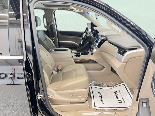 Used 2019 GMC Yukon XL SLT w/ Open Road Package AWD/4WD image 8