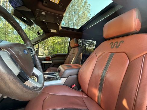 Used 2018 Ford F150 King Ranch w/ Equipment Group 601A Luxury AWD/4WD image 12