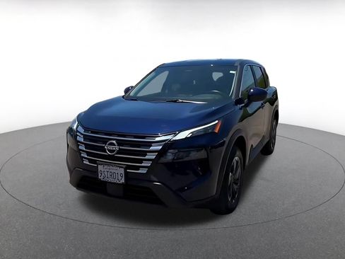 Used 2025 Nissan Rogue SV FWD image 7