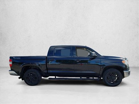 Used 2017 Toyota Tundra SR5 w/ SR5 Upgrade Package AWD/4WD image 4