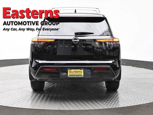 Used 2023 Nissan Pathfinder SL w/ Lighting Package (N92) AWD/4WD image 6