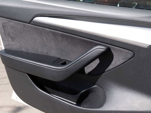 Used 2022 Tesla Model 3 Long Range image 18