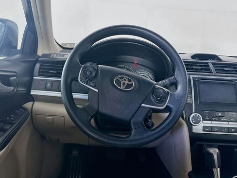 Used 2013 Toyota Camry LE image 17