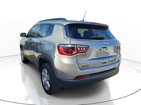 Used 2022 Jeep Compass Latitude image 4