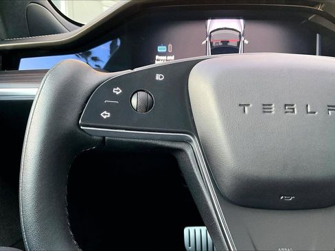 Used 2021 Tesla Model S Plaid image 18