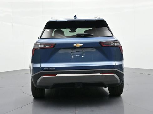 Used 2025 Chevrolet Equinox LT w/ Convenience Package II FWD image 7