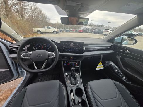 New 2026 Volkswagen Jetta SEL FWD image 17