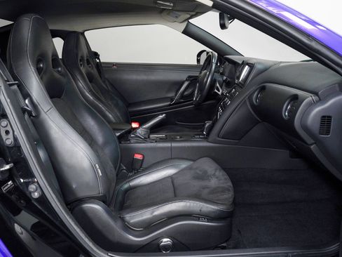 Used 2014 Nissan GT-R Premium image 22