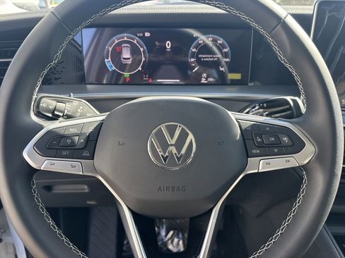 New 2026 Volkswagen Tiguan SE image 16