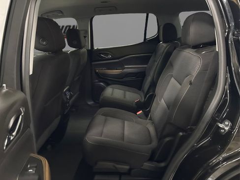 Used 2023 GMC Acadia SLE w/ Driver Convenience Package image 10