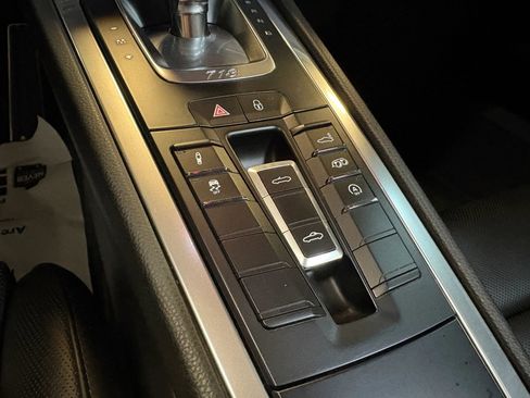 Used 2018 Porsche 718 Boxster GTS image 14