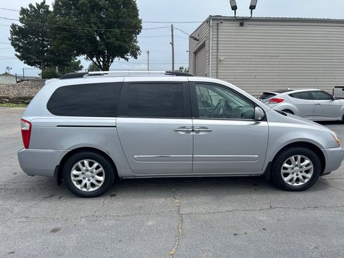 Used 2010 Kia Sedona EX w/ Luxury Pkg FWD image 5