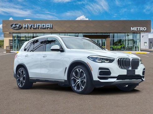 Used 2022 BMW X5 xDrive40i w/ Premium Package AWD/4WD image 1
