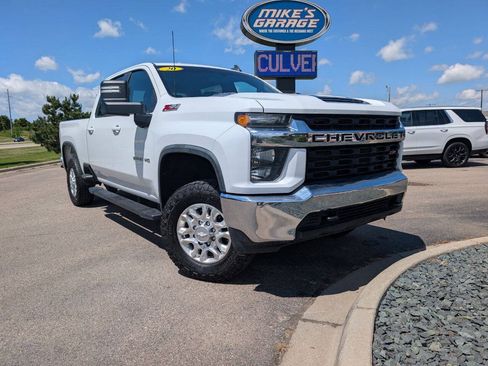Used 2020 Chevrolet Silverado 2500 LT w/ Z71 Off-Road Package AWD/4WD image 2