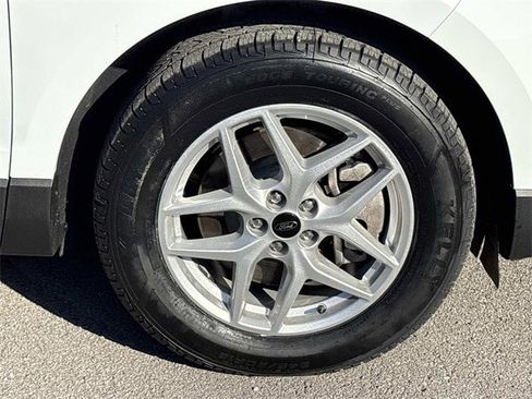 Certified 2024 Ford Edge SEL image 9