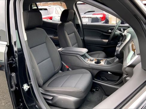 Used 2023 GMC Acadia SLE w/ Driver Convenience Package image 8