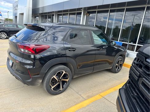 Used 2022 Chevrolet TrailBlazer RS w/ Sun and Liftgate Package AWD/4WD image 3