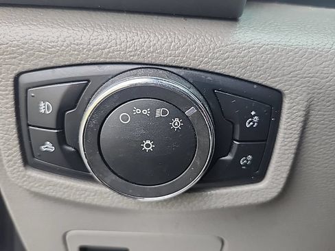 Used 2016 Ford F150 XLT RWD image 15