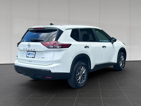Used 2024 Nissan Rogue S AWD/4WD image 5