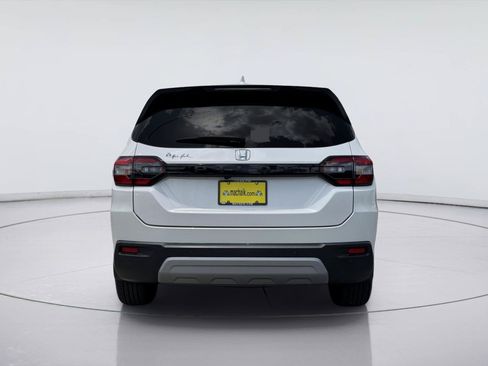 Used 2025 Honda Pilot EX-L image 4