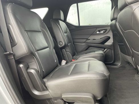 Used 2023 Chevrolet Traverse LT FWD image 26