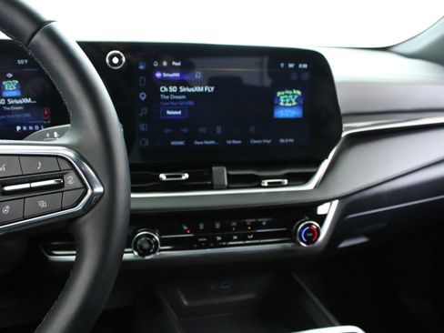 Certified 2025 Chevrolet Equinox LT FWD image 14