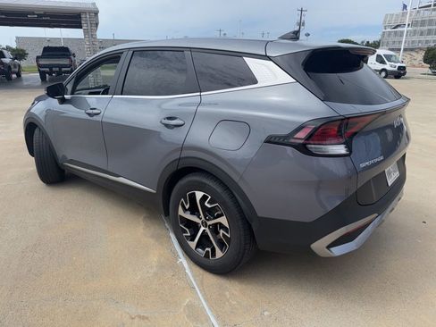 Used 2023 Kia Sportage EX FWD image 3