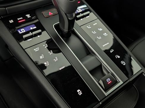 New 2026 Porsche Macan AWD/4WD image 33