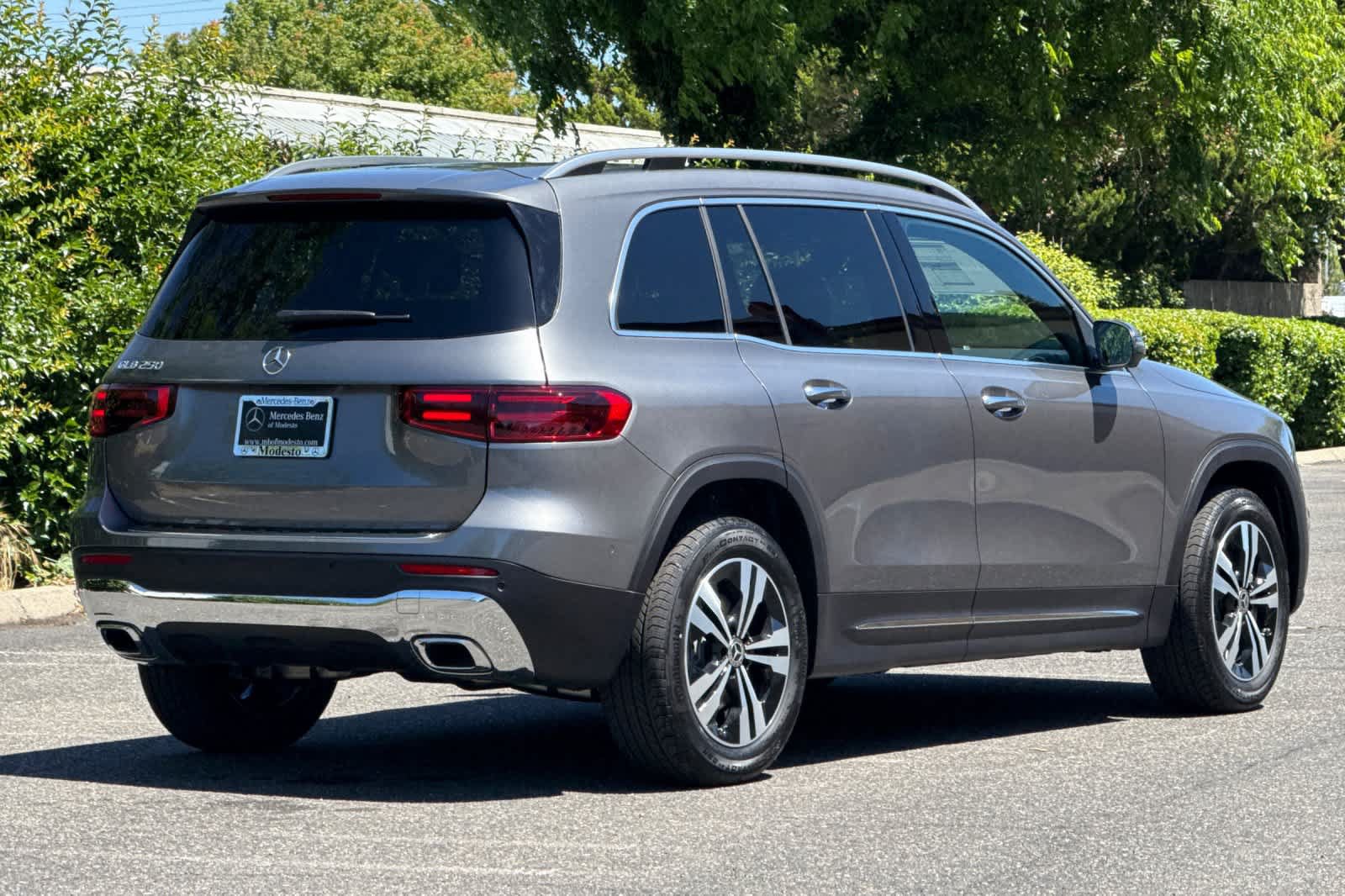 Certified 2026 Mercedes-Benz GLB 250 image 3