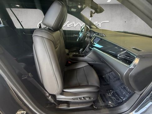 Certified 2023 Cadillac XT6 Premium Luxury w/ Technology Package FWD image 16