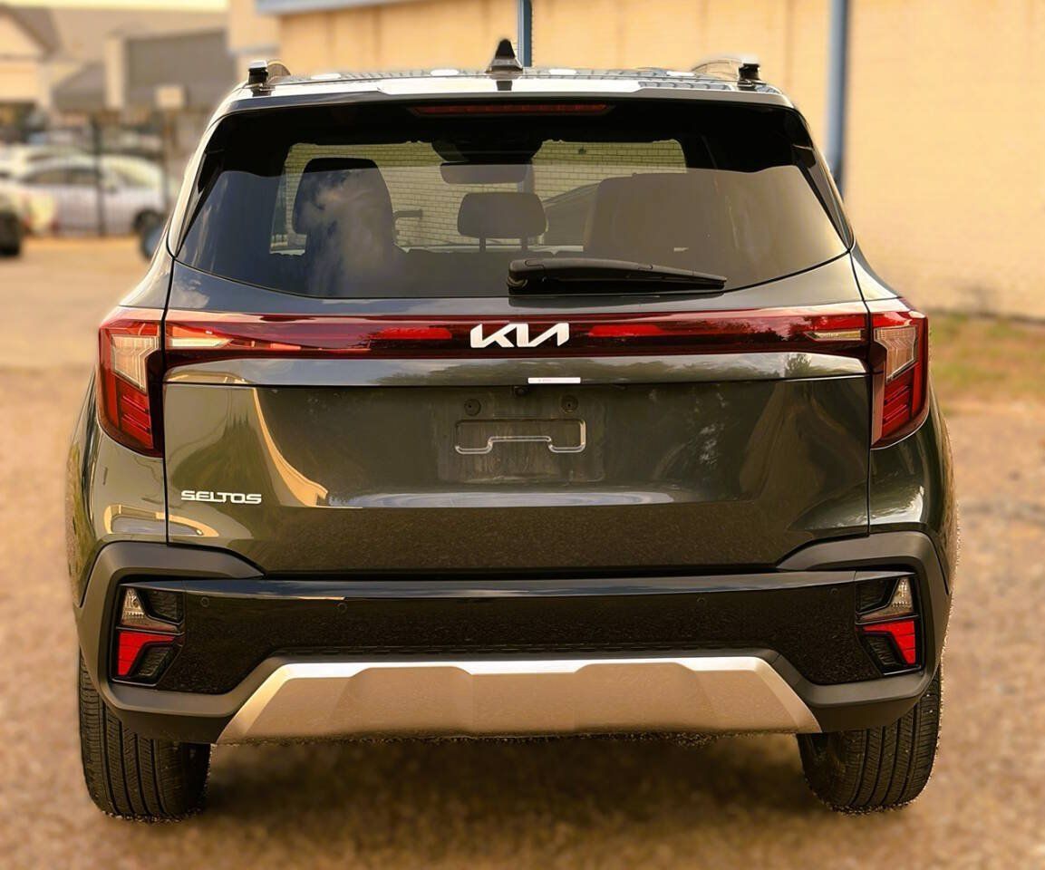 Used 2025 Kia Seltos EX FWD image 12