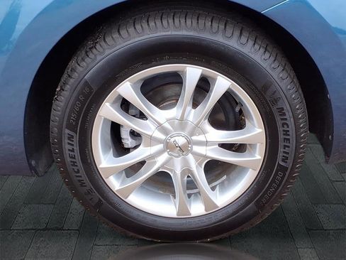 Used 2019 Volkswagen Beetle 2.0T S image 27