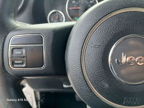 Used 2012 Jeep Wrangler Unlimited Sport AWD/4WD image 27