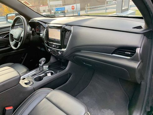 Certified 2023 Chevrolet Traverse Premier w/ Redline Edition image 30