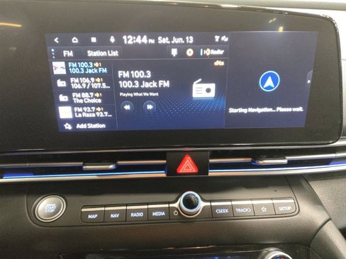 Used 2024 Hyundai Elantra SEL FWD image 25