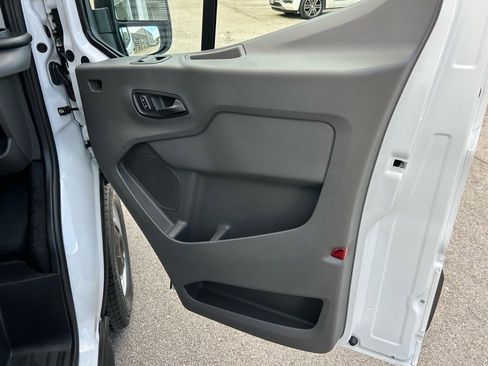 New 2025 Ford Transit 250 148 Medium Roof image 25