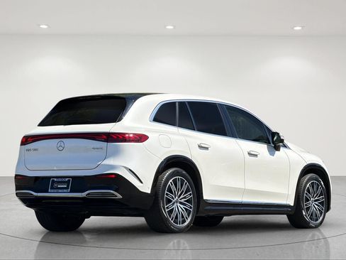 Used 2023 Mercedes-Benz EQS 580 4MATIC SUV image 5