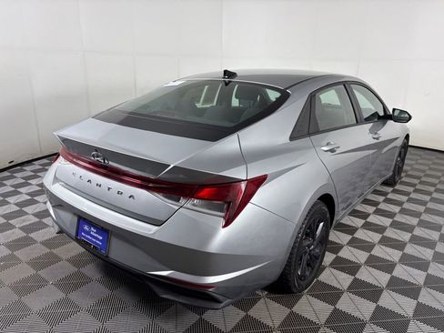 Used 2021 Hyundai Elantra SEL image 7