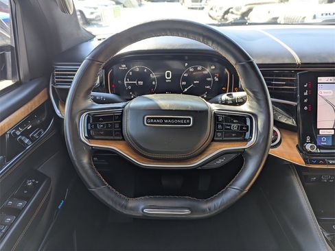 Used 2022 Jeep Grand Wagoneer Series III image 17