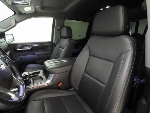 Used 2022 Chevrolet Silverado 1500 LTZ w/ Technology Package image 11