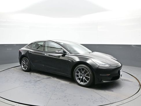 Used 2019 Tesla Model 3 Long Range image 4